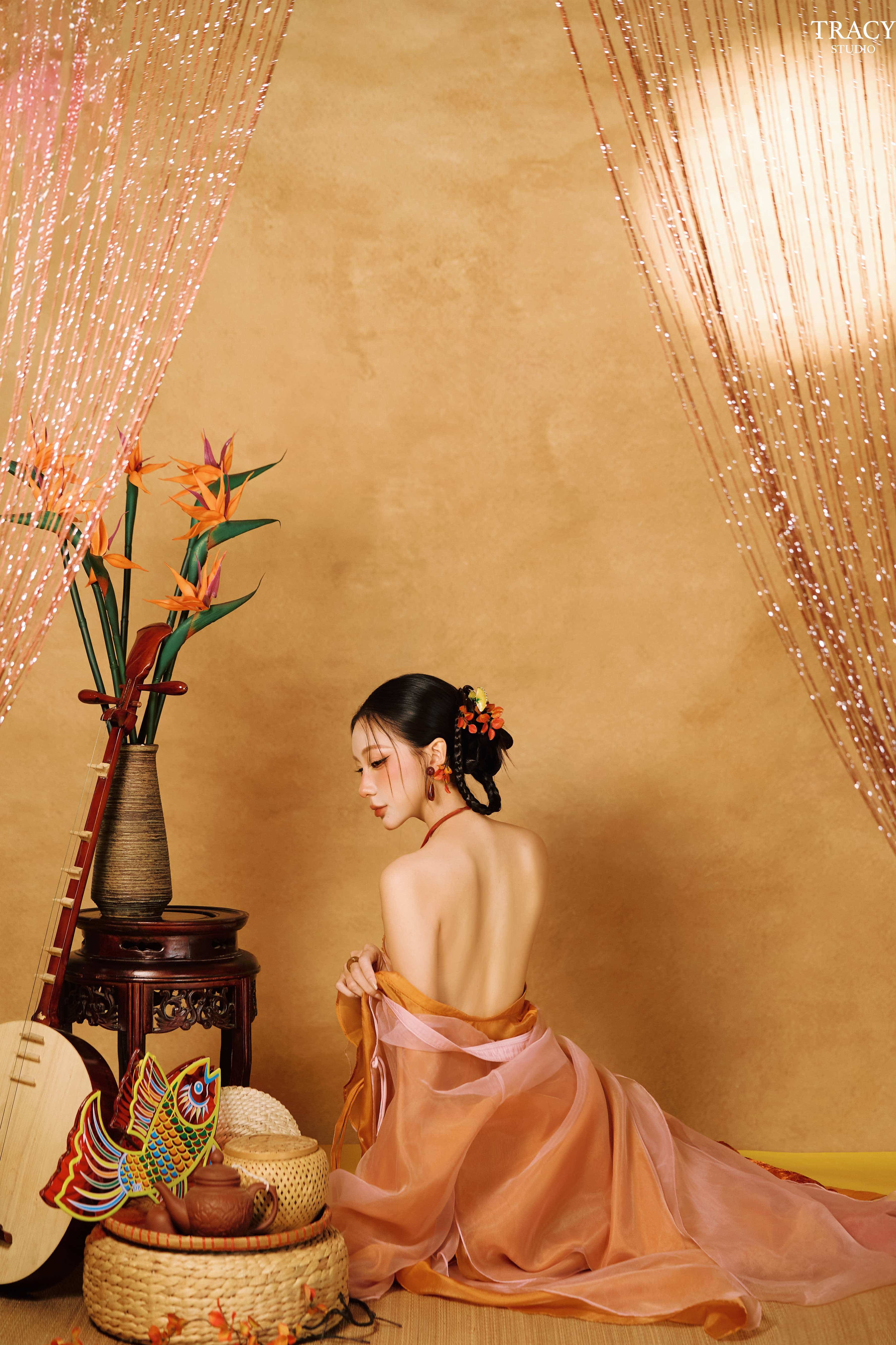 frontend/img/gallery/anh-tet-yem-ao-dai/tracy-chup-concept-trung-thu-thanh-ha (1).jpg